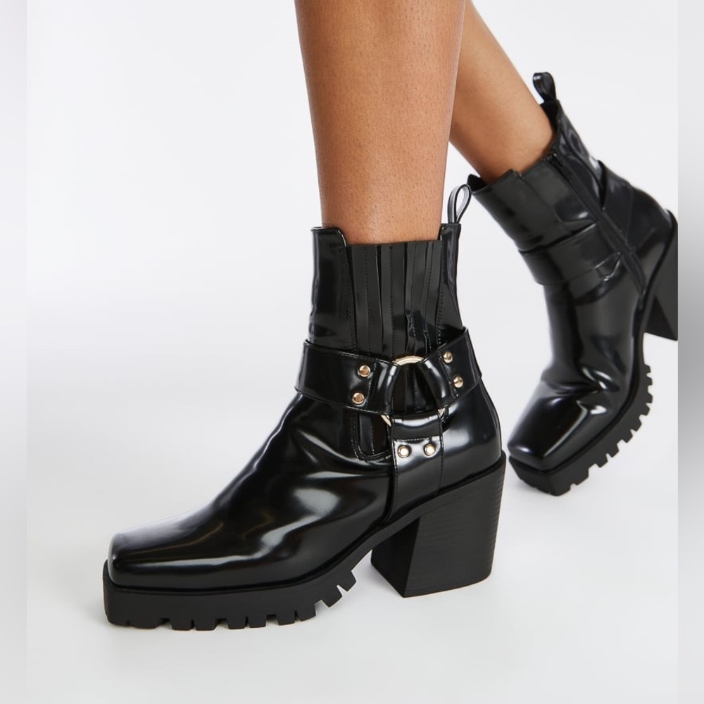 SHOE DAZZLE Black Ankle Boots Buckle Detail Lug Sole Moto Combat Shoes Size 9.5